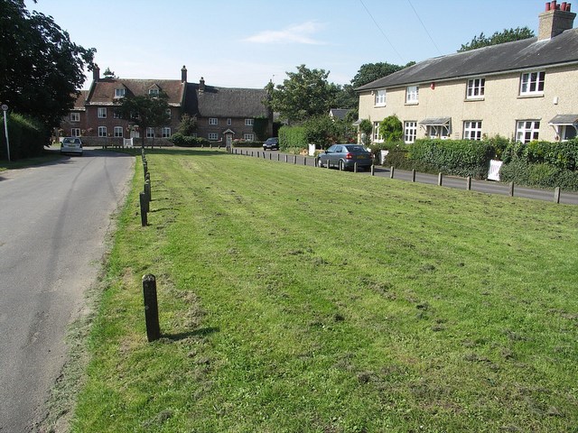 Village Green, Holdenhurst