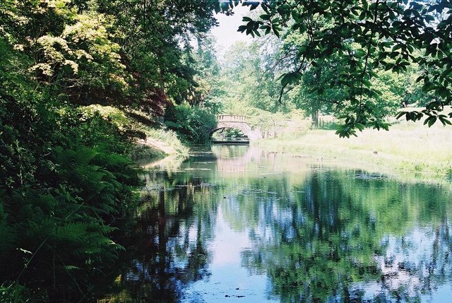 Minterne Gardens: bridge over the Cerne