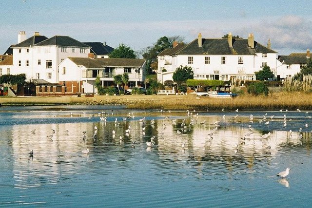 Mudeford: harbourside properties