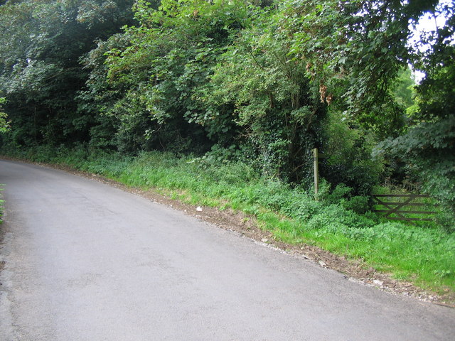 Footpath to Henley Grove Farm