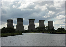 SE6009 : Thorpe Marsh cooling towers by George Robinson