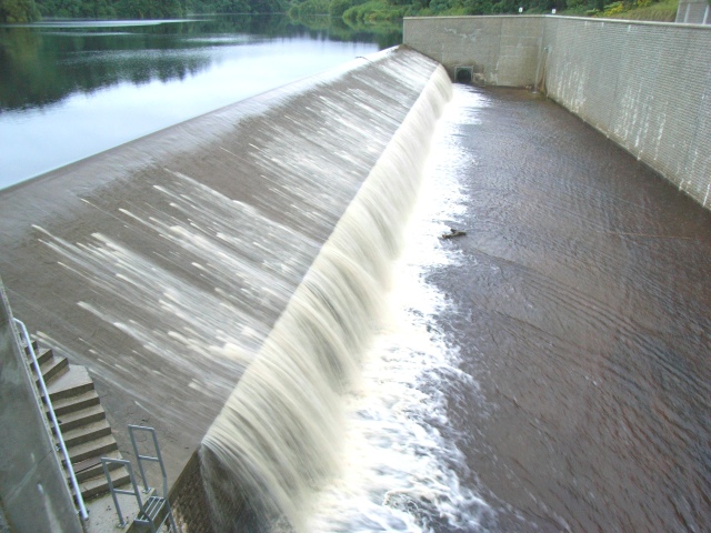 Bohernabreena Lower Reservoir Overflow © JP cc-by-sa/2.0 :: Geograph ...