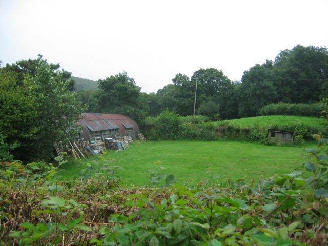 Nissen hut above Boyton Bridge