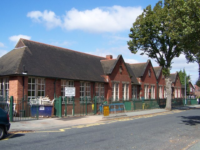 Woodfield Avenue School © Annette Randle :: Geograph Britain And Ireland