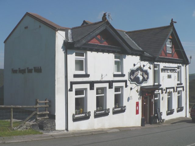 White Horse Inn, Pentwyn © Robin Drayton cc-by-sa/2.0 :: Geograph ...