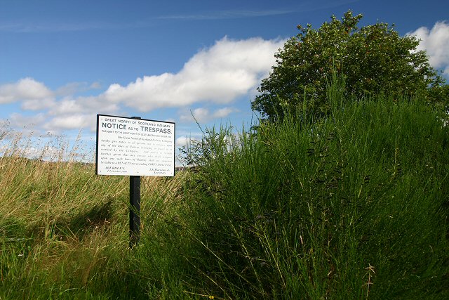 Trespass notice, Cromdale station © Bob Jones cc-by-sa/2.0 :: Geograph ...