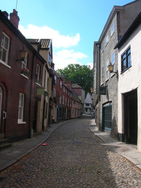 Cobbled street in Norwich © DS Pugh cc-by-sa/2.0 :: Geograph Britain ...