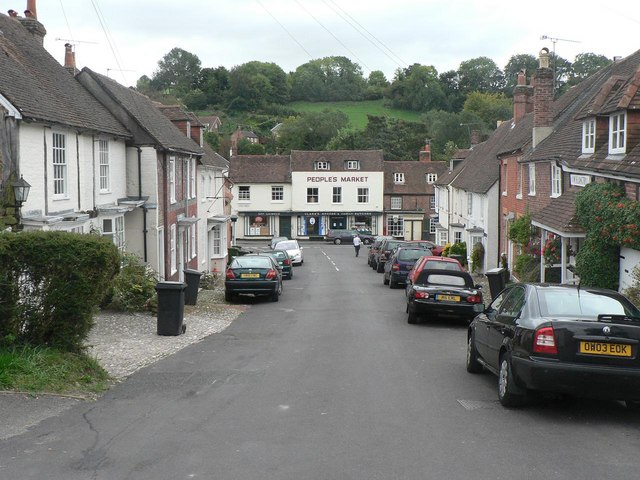 Hambledon: High Street © Chris Downer cc-by-sa/2.0 :: Geograph Britain ...