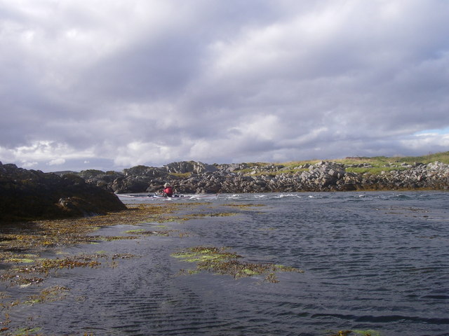 Tidal channel between Eilean Iosa and Fiola an Droma