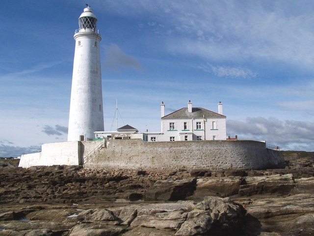 Lighthouse from rocks 3