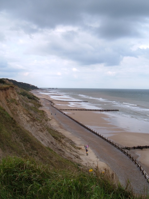 Overstrand beach © Martin Pearman cc-by-sa/2.0 :: Geograph Britain and ...