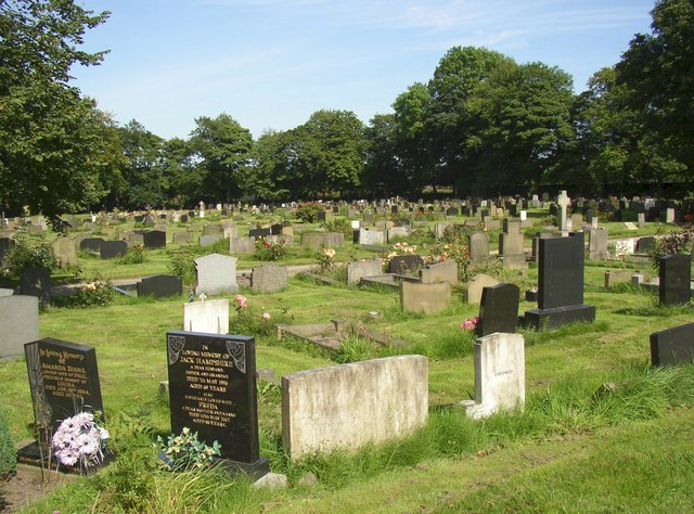 Liversedge Cemetery, Clough Lane,... © Humphrey Bolton :: Geograph ...