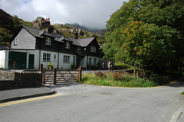 Idwal Cottage Youth Hostel © Philip Halling cc-by-sa/2.0 :: Geograph ...