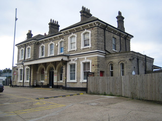 Chertsey railway station (2)