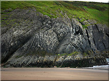 SN1951 : Traeth y Mwnt, cliffs south of beach by Chris Gunns