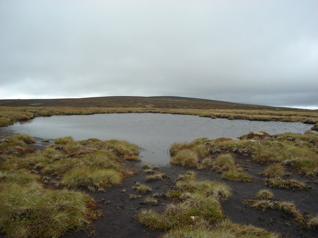 Lochan south of Meallan nan Uan