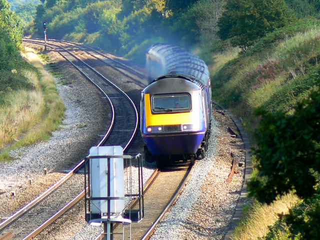 HST125 heading to the west from London