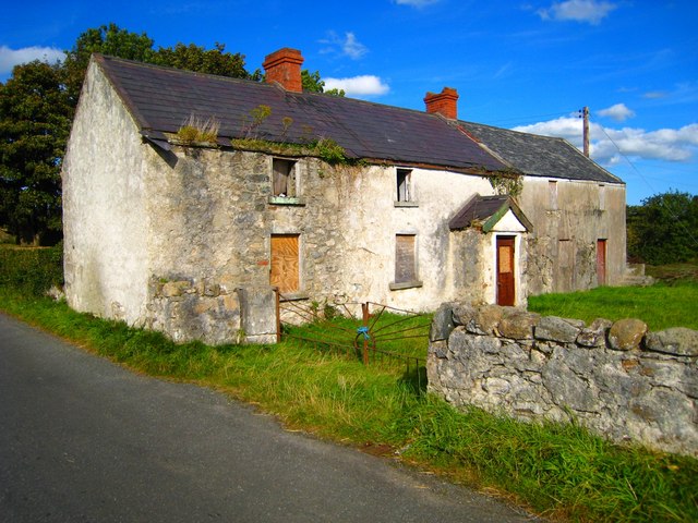 Abandoned House, near Slieve Gullion © Rossographer :: Geograph Ireland