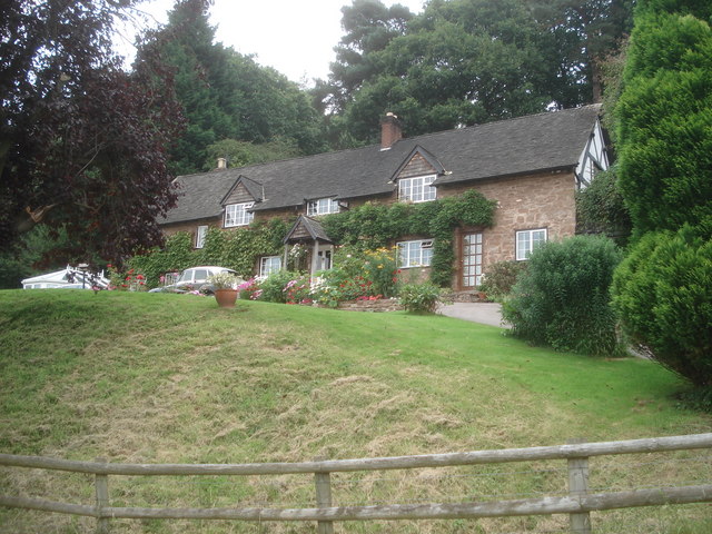 Lyndor Cottages