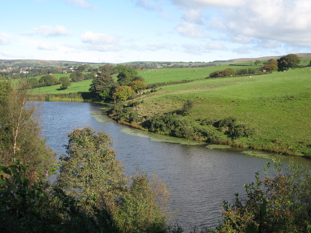 Walves Reservoir © Paul Anderson cc-by-sa/2.0 :: Geograph Britain and ...