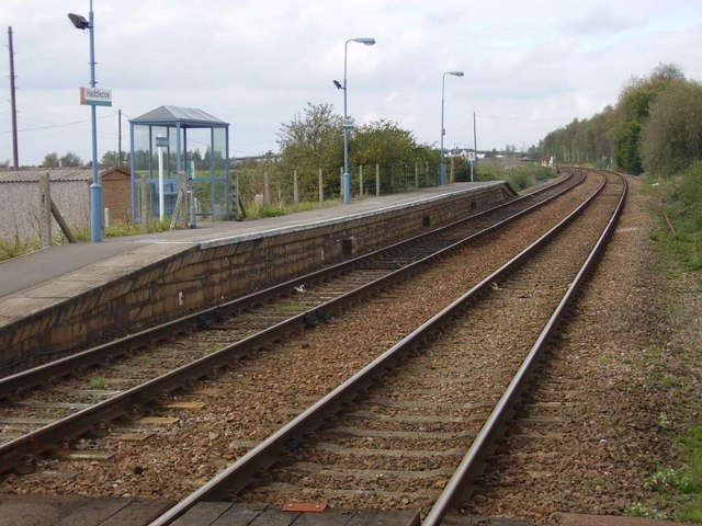 Haddiscoe Railway Station looking... © Helen Steed cc-by-sa/2.0 ...