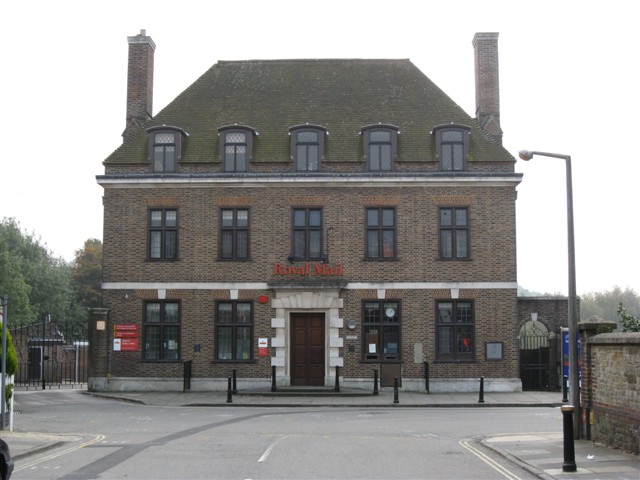 Midhurst Post Office