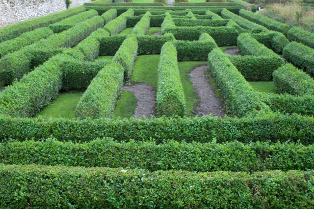 Bolton Castle Maze © Mick Garratt :: Geograph Britain and Ireland