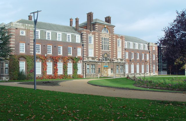 The University of Hull - Esk Building © Peter Church cc-by-sa/2.0 ...