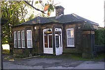 SE1228 : Shelf Hall Park Lodge - Wade House Road by Betty Longbottom