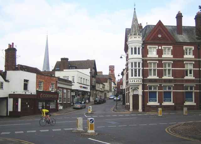 Hemel Hempstead: High Street © Nigel Cox cc-by-sa/2.0 :: Geograph