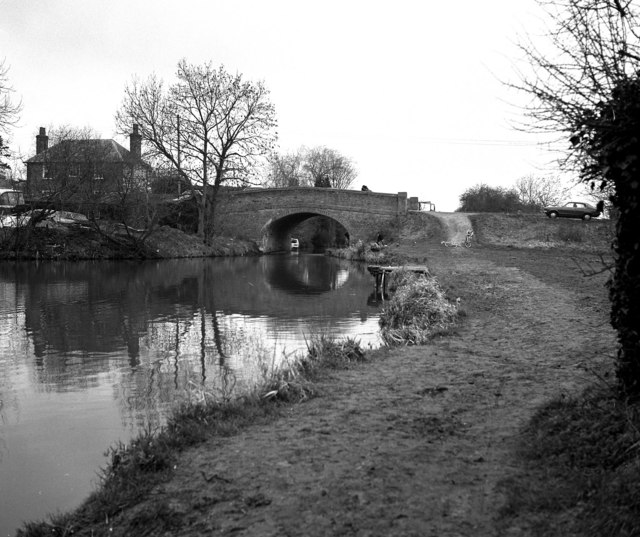 Colt Hill Bridge, Basingstoke Canal © Dr Neil Clifton :: Geograph ...