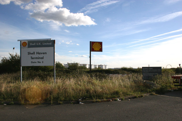 Shell Haven, Gate No 3 © terry joyce cc-by-sa/2.0 :: Geograph Britain ...