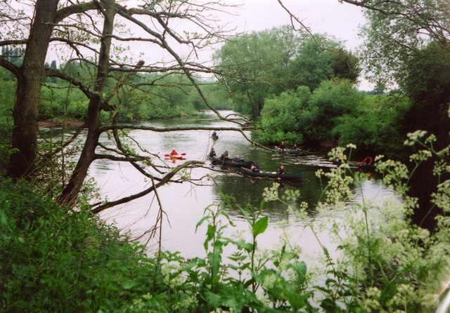 Canoeists On The River Severn © Graham Horn Cc By Sa 2 0 Geograph