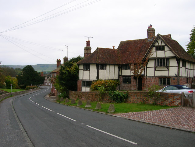 Harveys, Lacy's Hill © Simon Carey cc-by-sa/2.0 :: Geograph Britain and ...