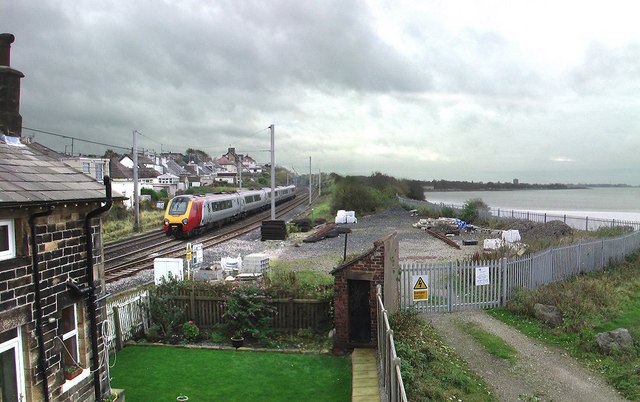 Hest Bank Crossing © Don Burgess cc-by-sa/2.0 :: Geograph Britain and ...