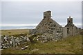 Ruined farm building at South Dell / Tobhta togalach tuathanais aig Dail bho Dheas