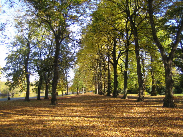 Barking Park © Nigel Cox cc-by-sa/2.0 :: Geograph Britain and Ireland