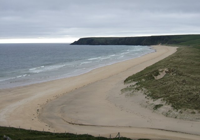 Tolsta Beach, Lewis © F Leask cc-by-sa/2.0 :: Geograph Britain and Ireland