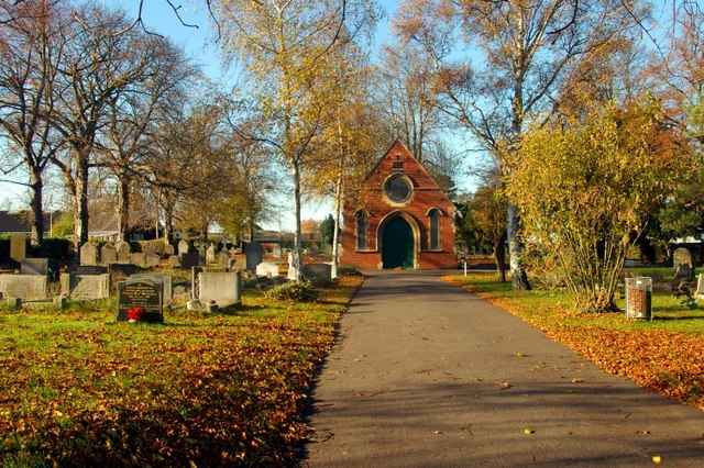 Sawston cemetery © Tiger cc-by-sa/2.0 :: Geograph Britain and Ireland