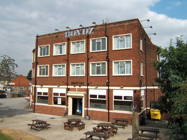 Bondz Wine Bar, Scunthorpe \u00a9 David Wright :: Geograph Britain and Ireland