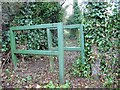 Entrance to footpath near Hawkinge