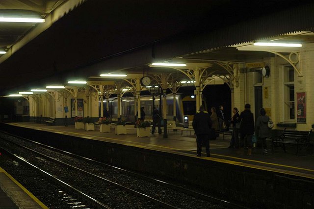 Lisburn Station © Wilson Adams cc-by-sa/2.0 :: Geograph Ireland