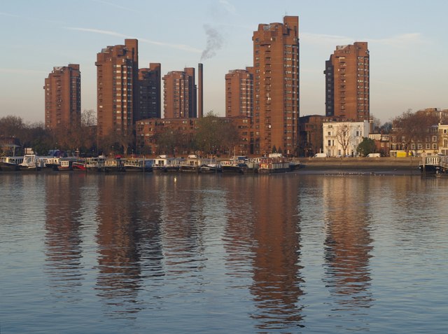 World's End Estate © Derek Harper cc-by-sa/2.0 :: Geograph Britain and ...