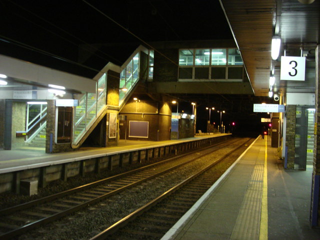 Platforms and footbridge, Broxbourne railway station