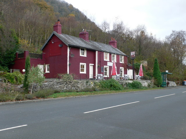 Lord Newborough © Eirian Evans cc-by-sa/2.0 :: Geograph Britain and Ireland