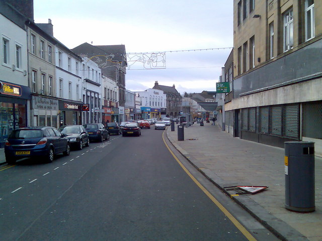 Dumbarton High Street © Stephen Sweeney cc-by-sa/2.0 :: Geograph ...