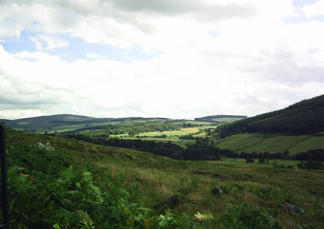 A View Towards Tornaveen From Balnacraig © June Armstrong Cc-by-sa 2 