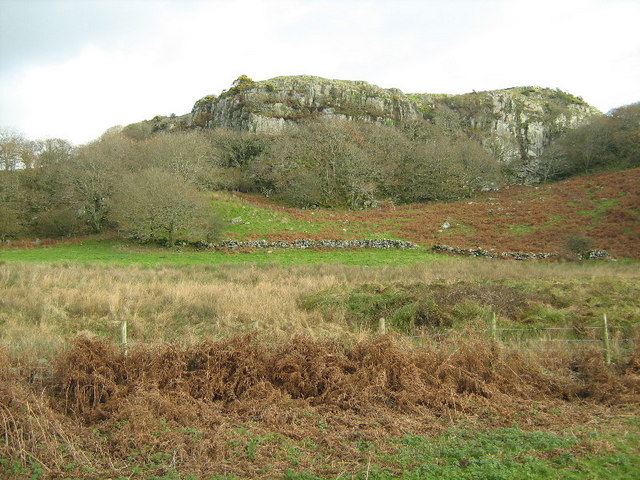 Crag near Tyddyn-du farm