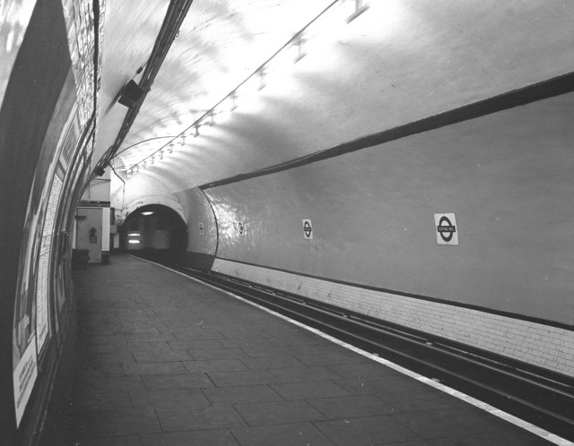 Southbound platform, Tooting Bec... © Dr Neil Clifton :: Geograph ...