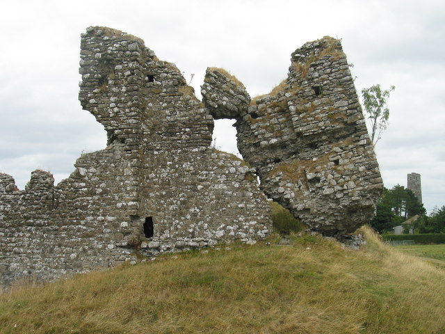 Clonmacnoise Castle [A question of balance!]